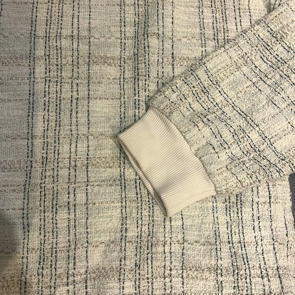 CC inspired sweater with pearls - Picture 3 of 3